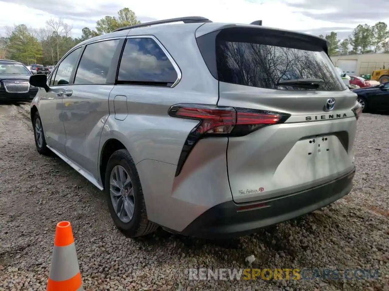 3 Photograph of a damaged car 5TDKRKEC4MS073114 TOYOTA SIENNA 2021