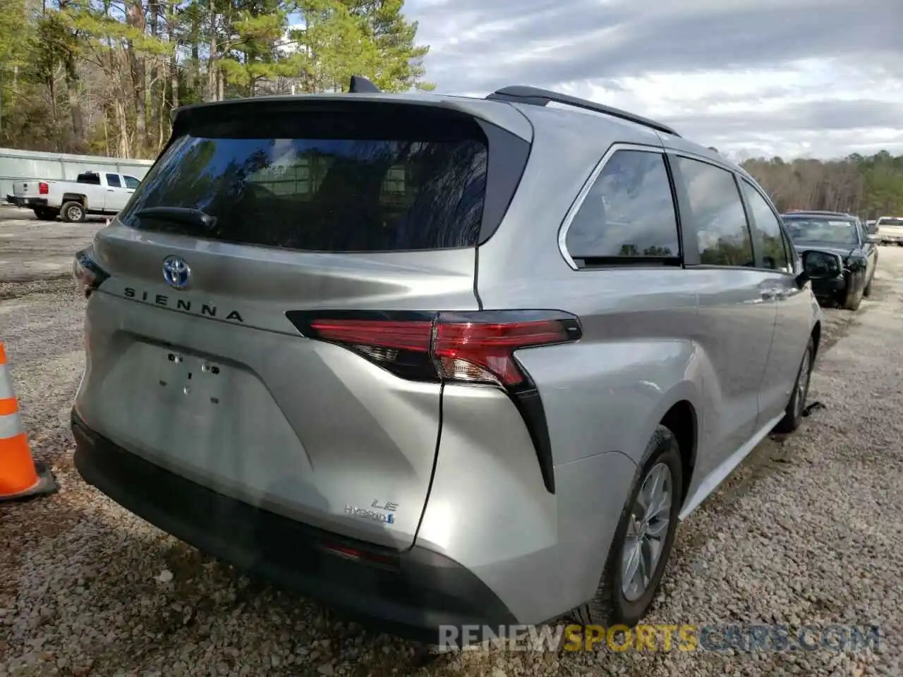 4 Photograph of a damaged car 5TDKRKEC4MS073114 TOYOTA SIENNA 2021