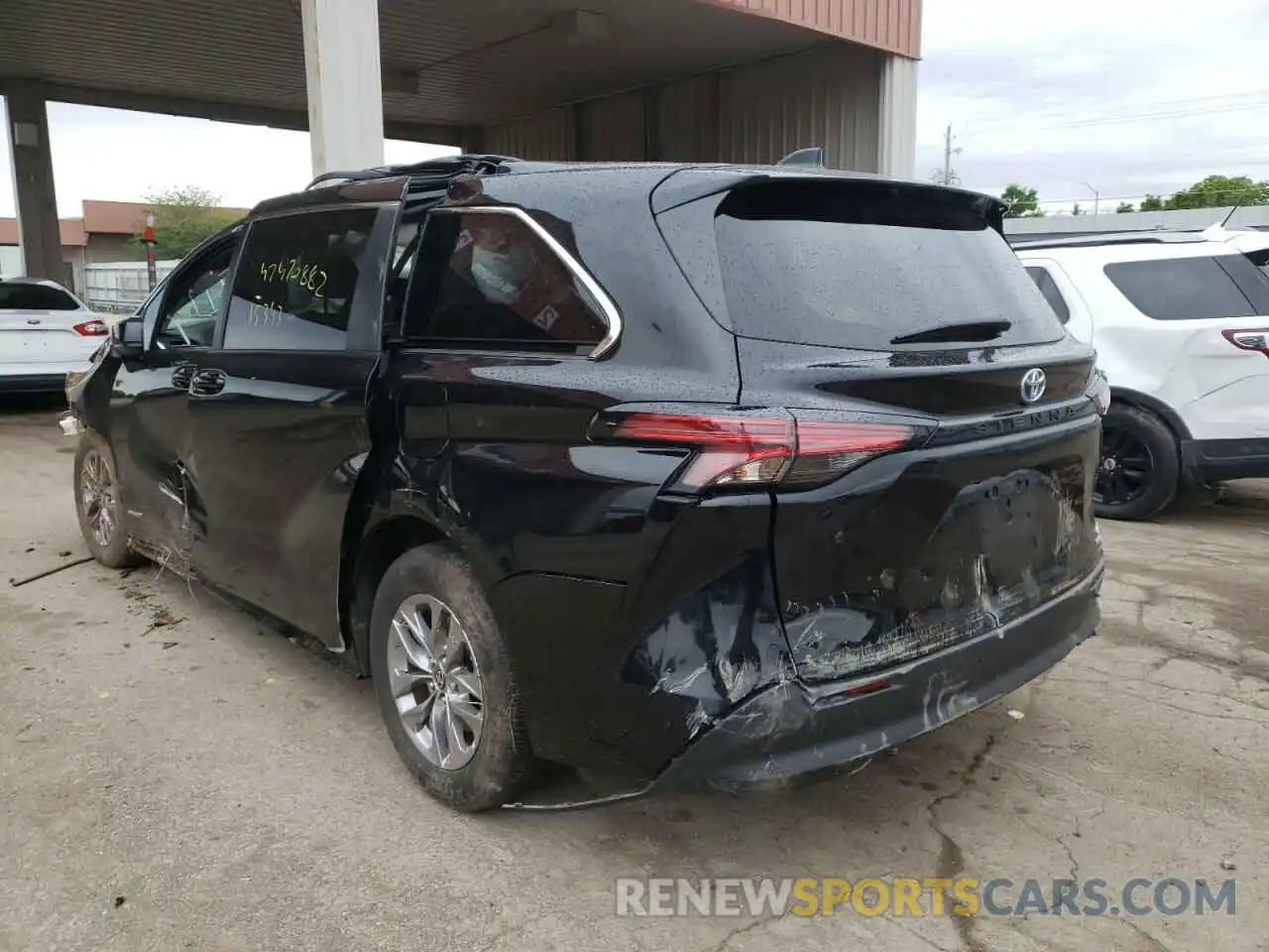 3 Фотография поврежденного автомобиля 5TDKRKEC5MS011513 TOYOTA SIENNA 2021