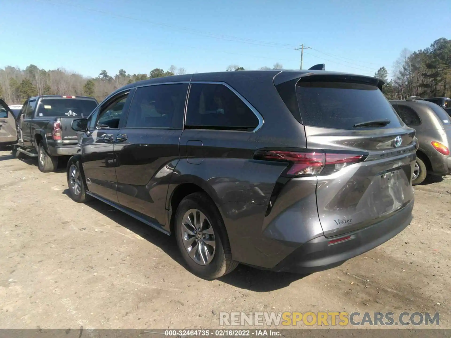 3 Photograph of a damaged car 5TDKRKEC5MS014606 TOYOTA SIENNA 2021