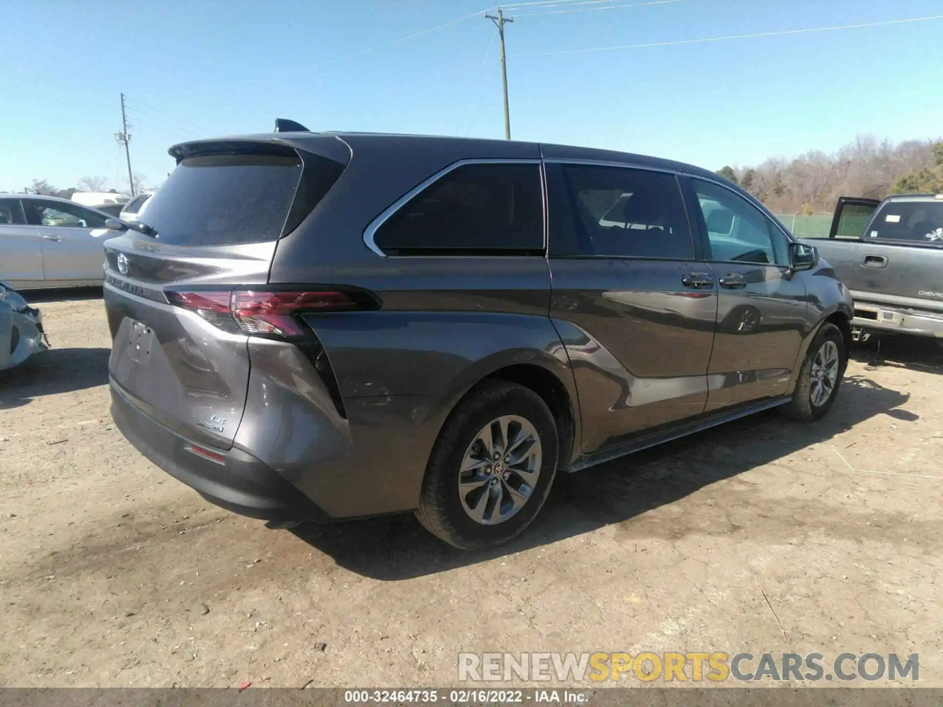 4 Photograph of a damaged car 5TDKRKEC5MS014606 TOYOTA SIENNA 2021