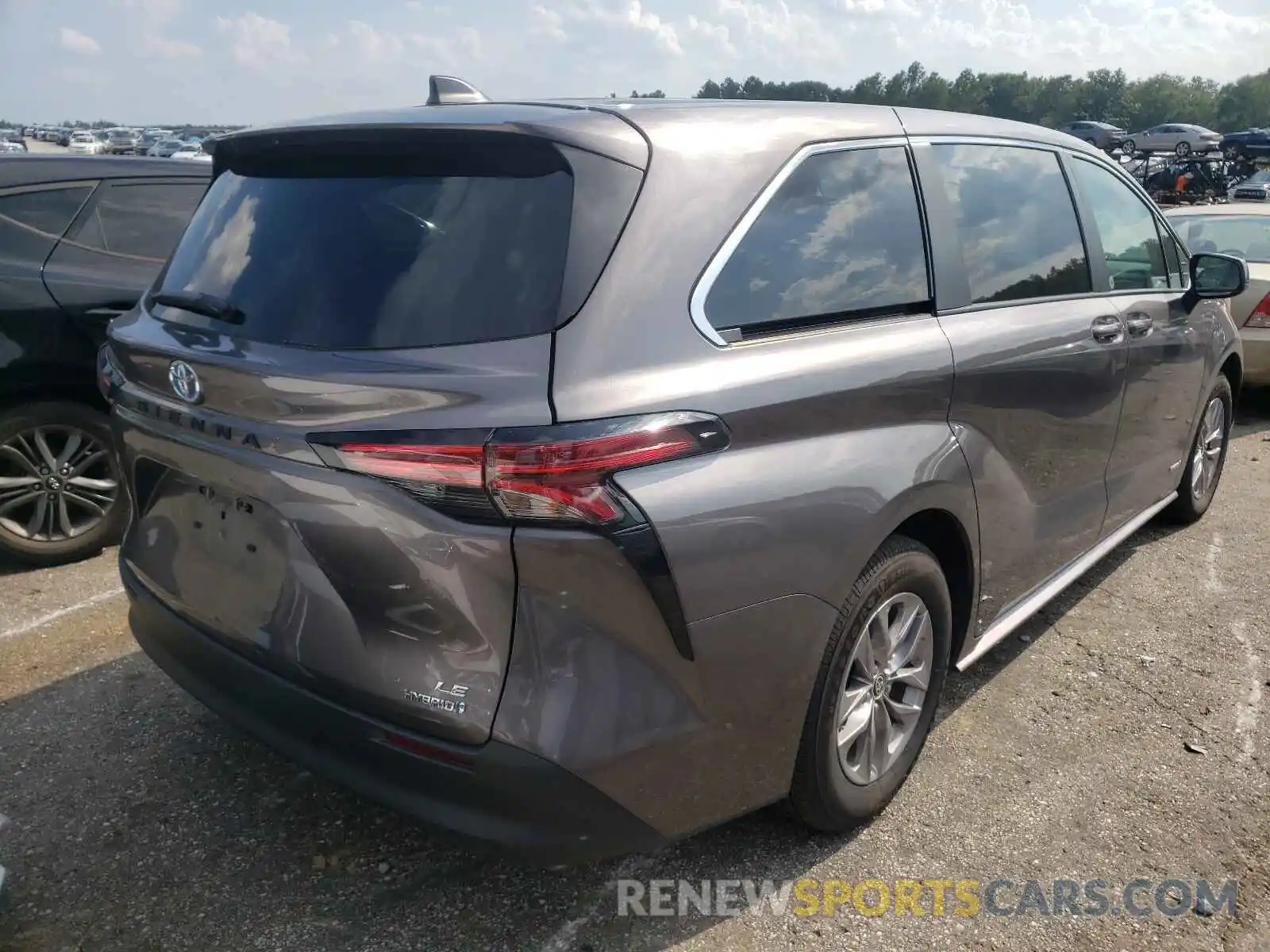 4 Photograph of a damaged car 5TDKRKEC5MS014850 TOYOTA SIENNA 2021