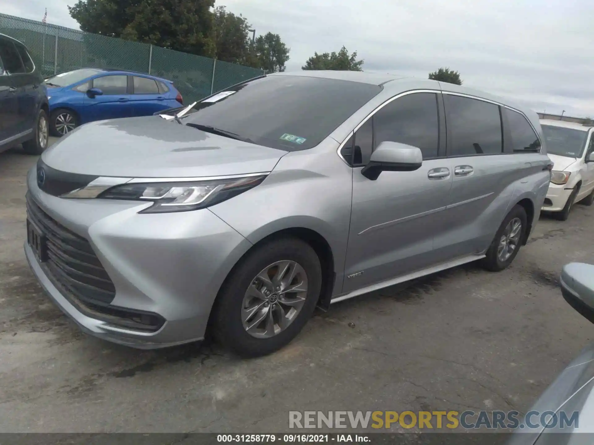 2 Photograph of a damaged car 5TDKRKEC5MS016145 TOYOTA SIENNA 2021