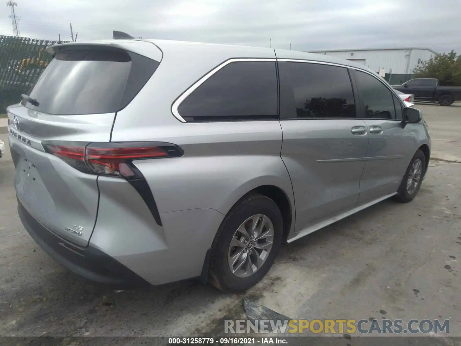 4 Фотография поврежденного автомобиля 5TDKRKEC5MS016145 TOYOTA SIENNA 2021