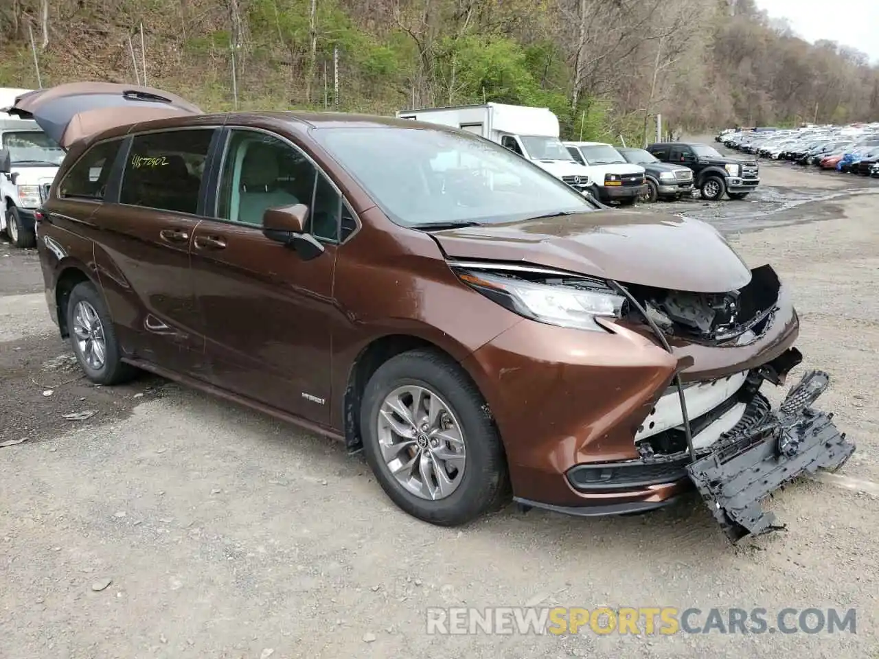 1 Photograph of a damaged car 5TDKRKEC5MS023967 TOYOTA SIENNA 2021