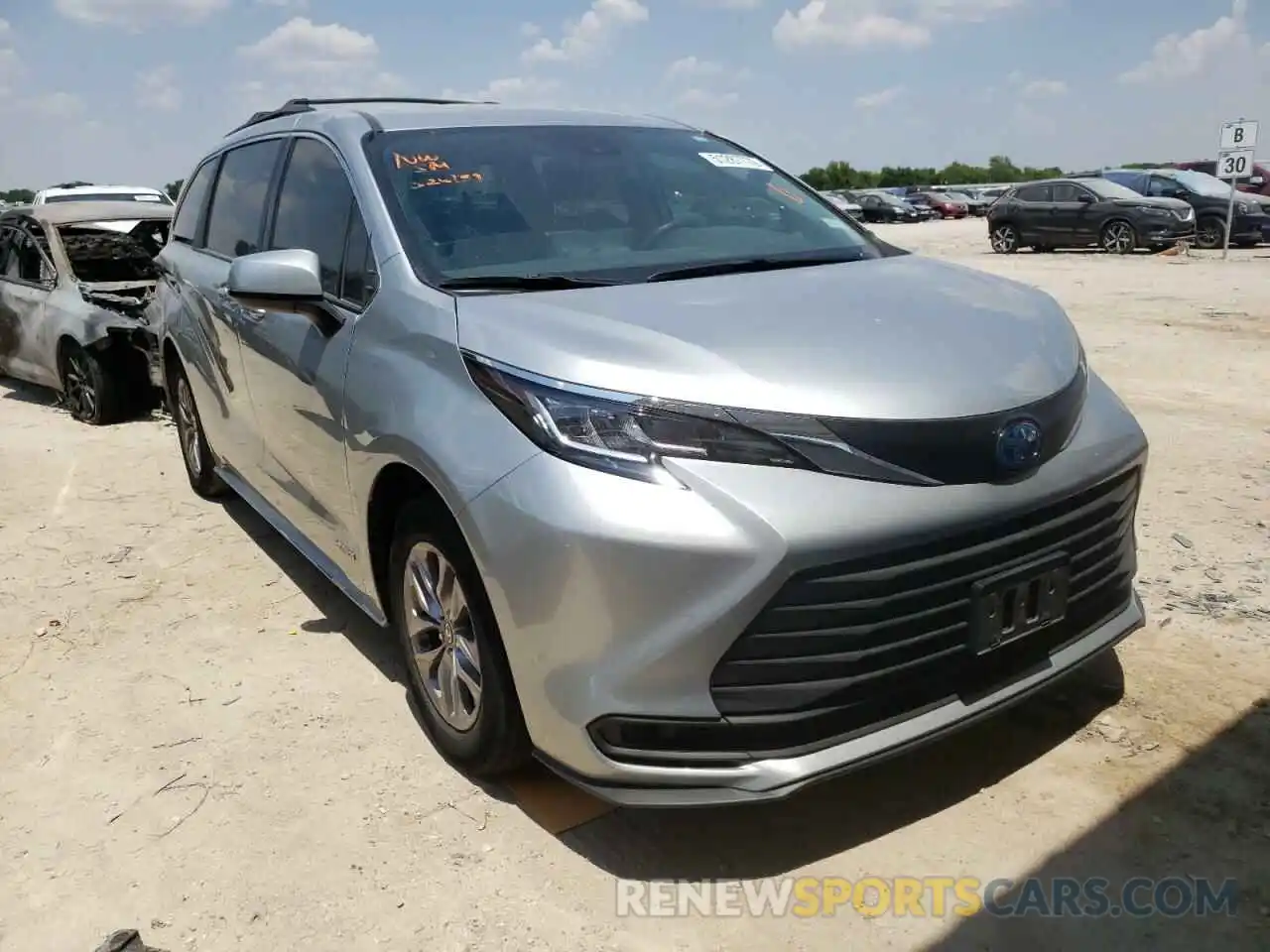 1 Фотография поврежденного автомобиля 5TDKRKEC5MS026139 TOYOTA SIENNA 2021