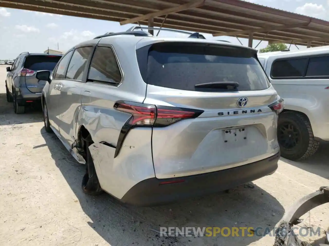 3 Photograph of a damaged car 5TDKRKEC5MS026139 TOYOTA SIENNA 2021