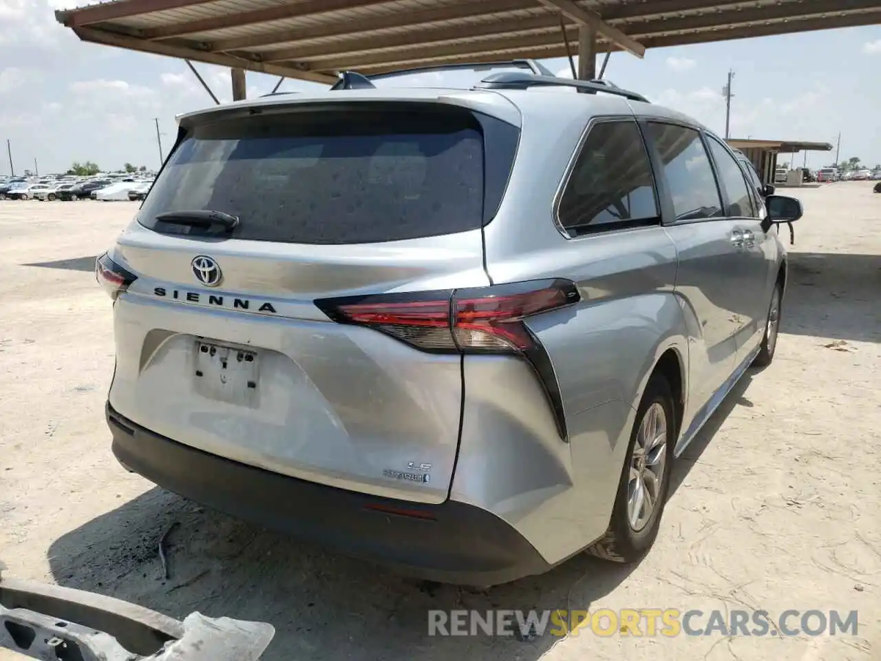 4 Photograph of a damaged car 5TDKRKEC5MS026139 TOYOTA SIENNA 2021