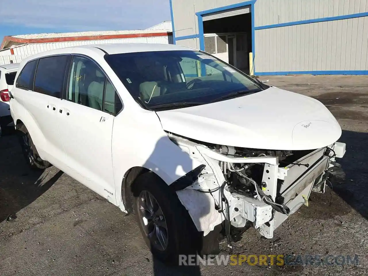 1 Фотография поврежденного автомобиля 5TDKRKEC5MS027033 TOYOTA SIENNA 2021