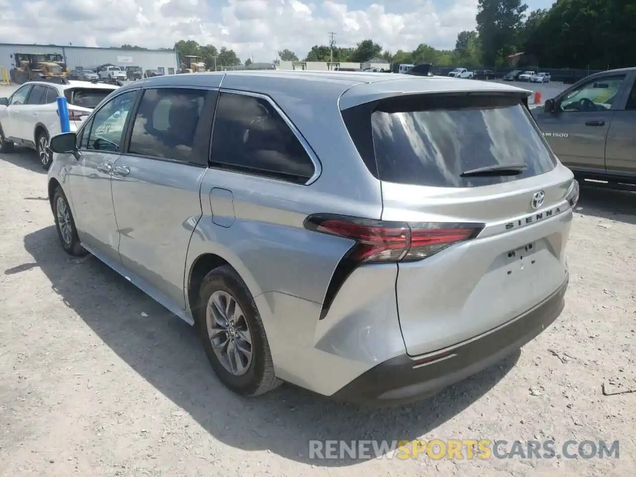 3 Photograph of a damaged car 5TDKRKEC5MS028702 TOYOTA SIENNA 2021