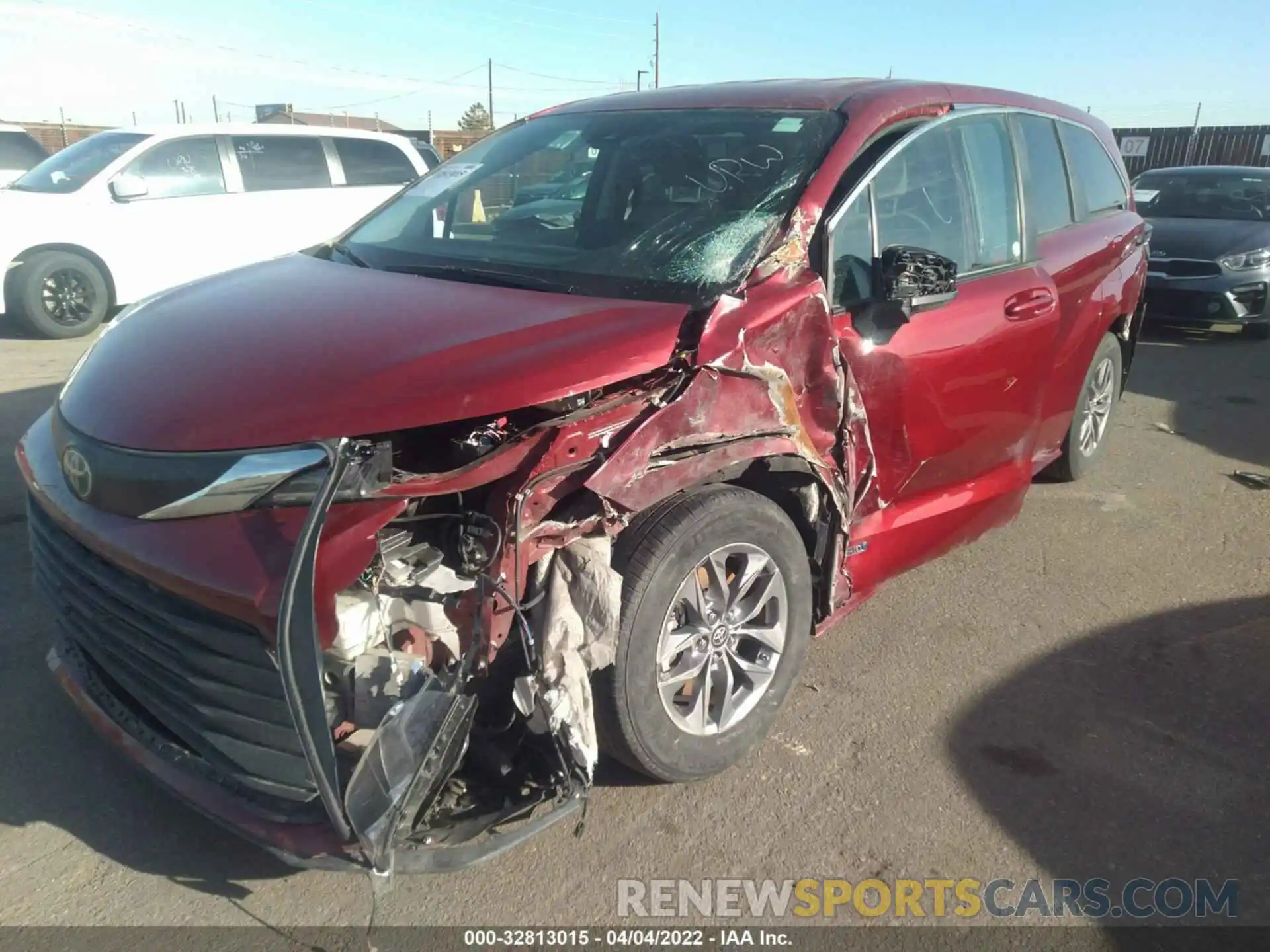 2 Фотография поврежденного автомобиля 5TDKRKEC5MS028747 TOYOTA SIENNA 2021