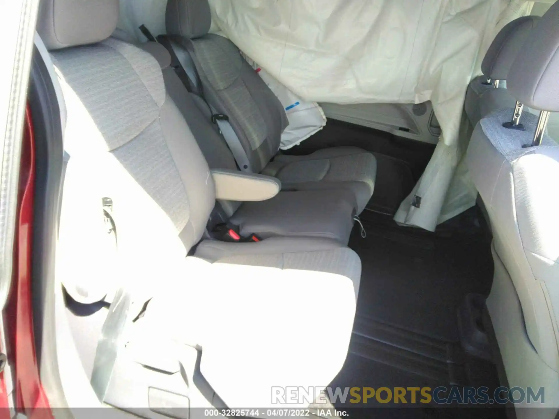 8 Фотография поврежденного автомобиля 5TDKRKEC5MS032216 TOYOTA SIENNA 2021