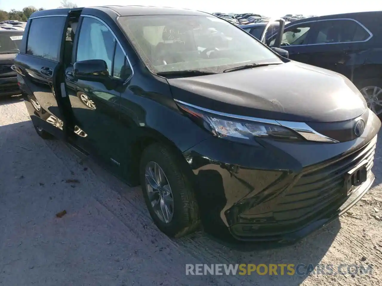 1 Photograph of a damaged car 5TDKRKEC5MS037061 TOYOTA SIENNA 2021