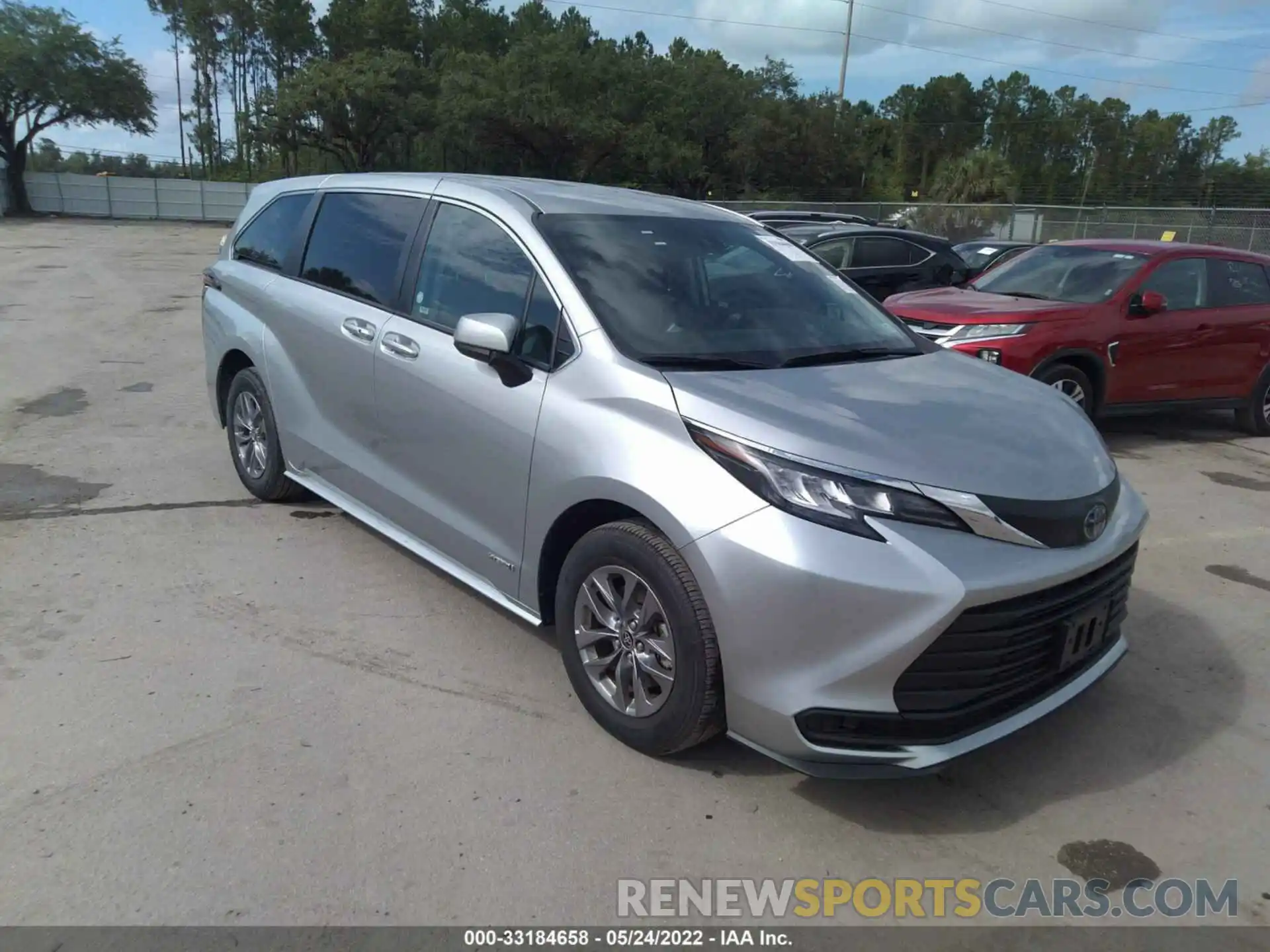 1 Photograph of a damaged car 5TDKRKEC5MS043376 TOYOTA SIENNA 2021