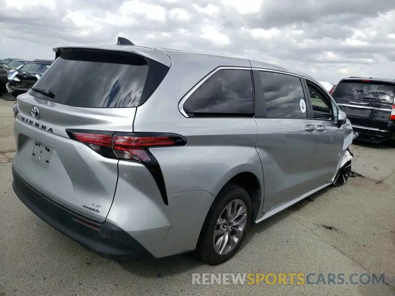 4 Photograph of a damaged car 5TDKRKEC5MS071906 TOYOTA SIENNA 2021