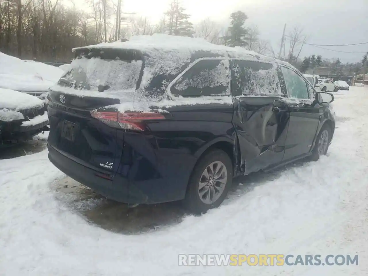 4 Photograph of a damaged car 5TDKRKEC6MS003596 TOYOTA SIENNA 2021