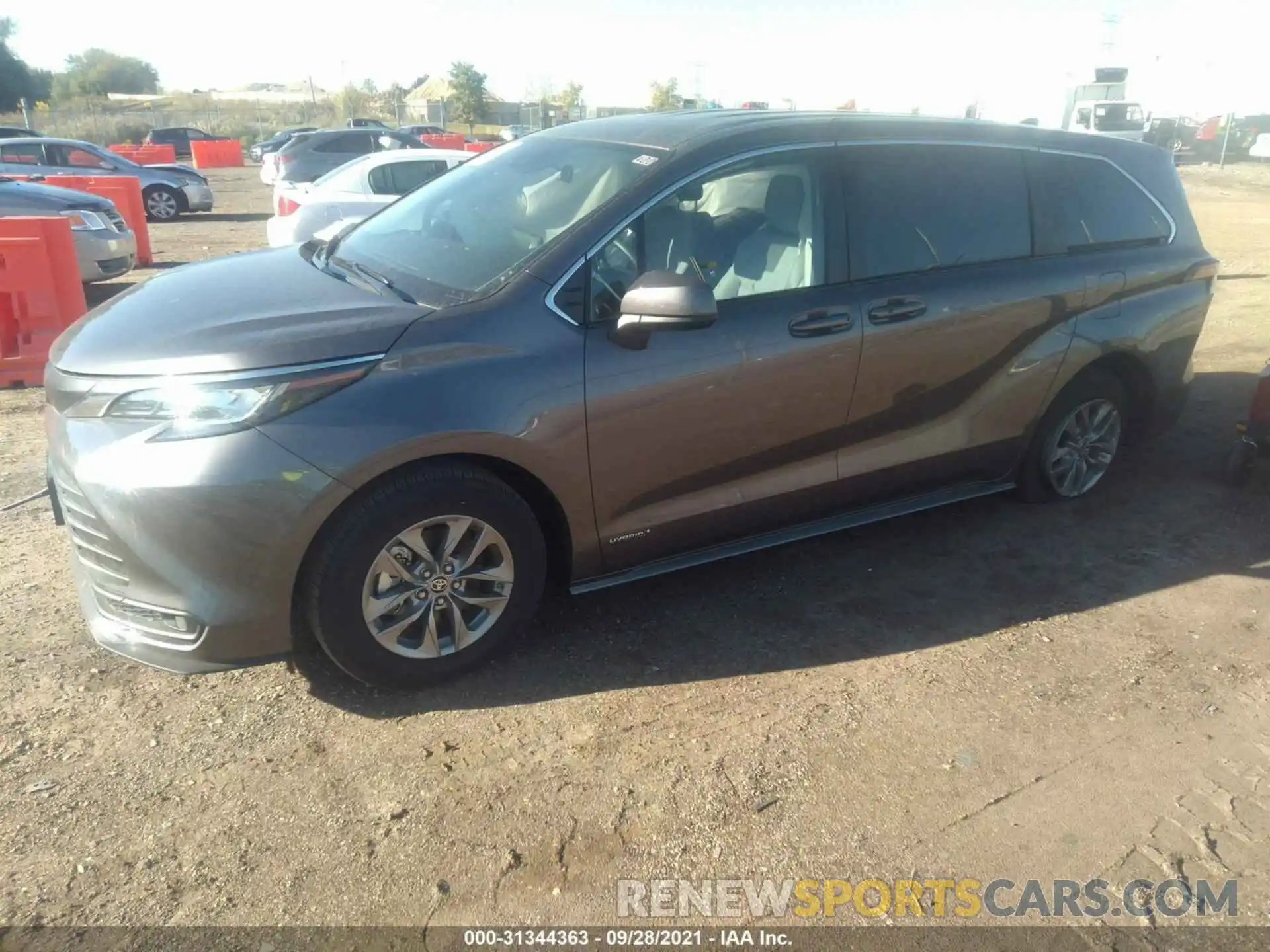 2 Фотография поврежденного автомобиля 5TDKRKEC6MS010189 TOYOTA SIENNA 2021