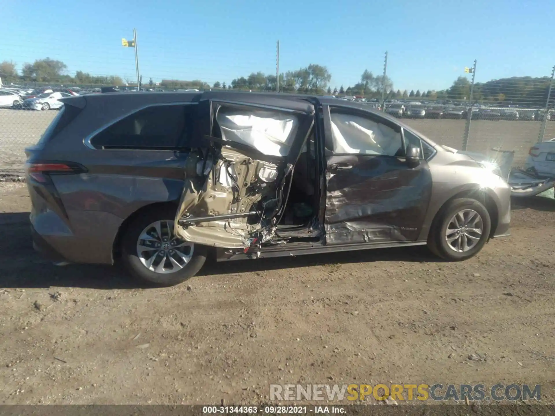 6 Photograph of a damaged car 5TDKRKEC6MS010189 TOYOTA SIENNA 2021