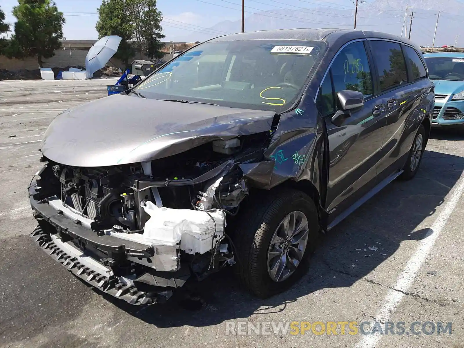 2 Photograph of a damaged car 5TDKRKEC6MS023850 TOYOTA SIENNA 2021