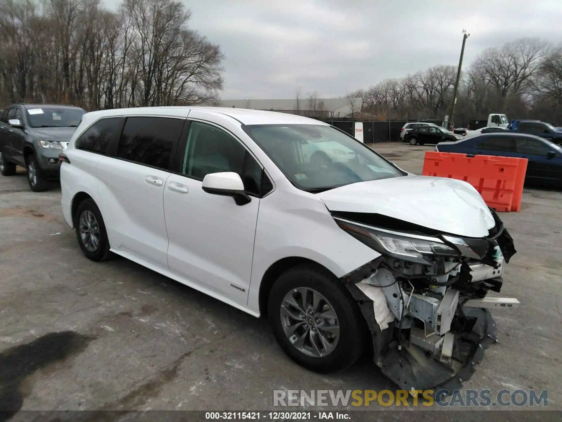 1 Photograph of a damaged car 5TDKRKEC6MS035139 TOYOTA SIENNA 2021