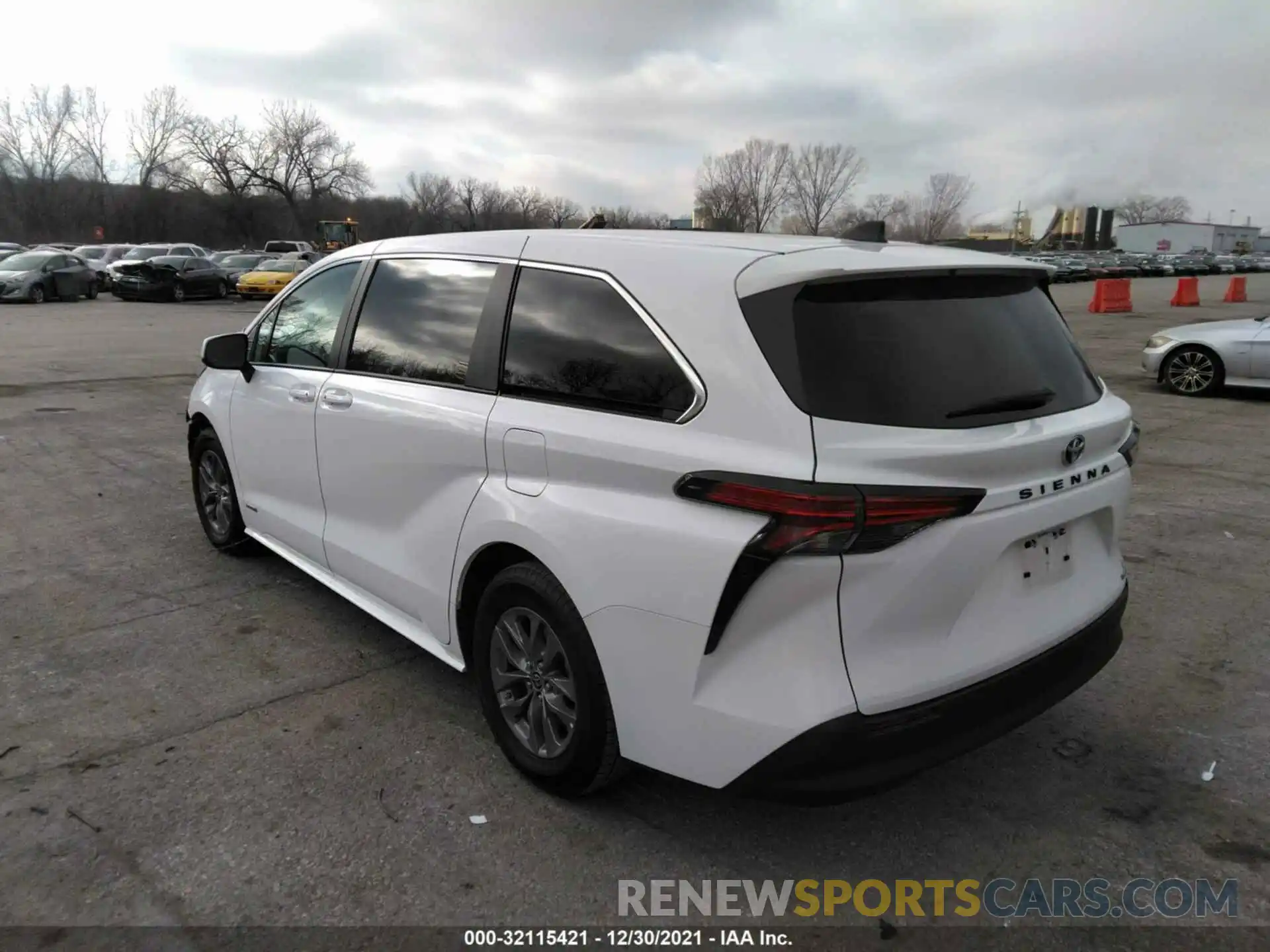 3 Фотография поврежденного автомобиля 5TDKRKEC6MS035139 TOYOTA SIENNA 2021