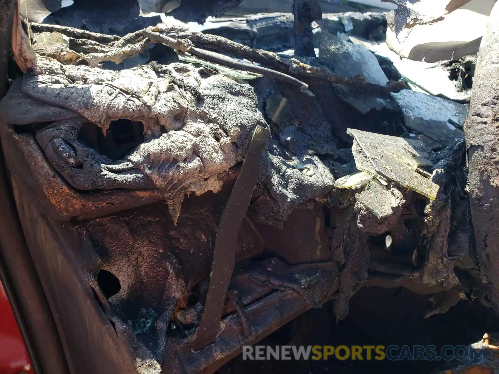 8 Photograph of a damaged car 5TDKRKEC6MS039921 TOYOTA SIENNA 2021