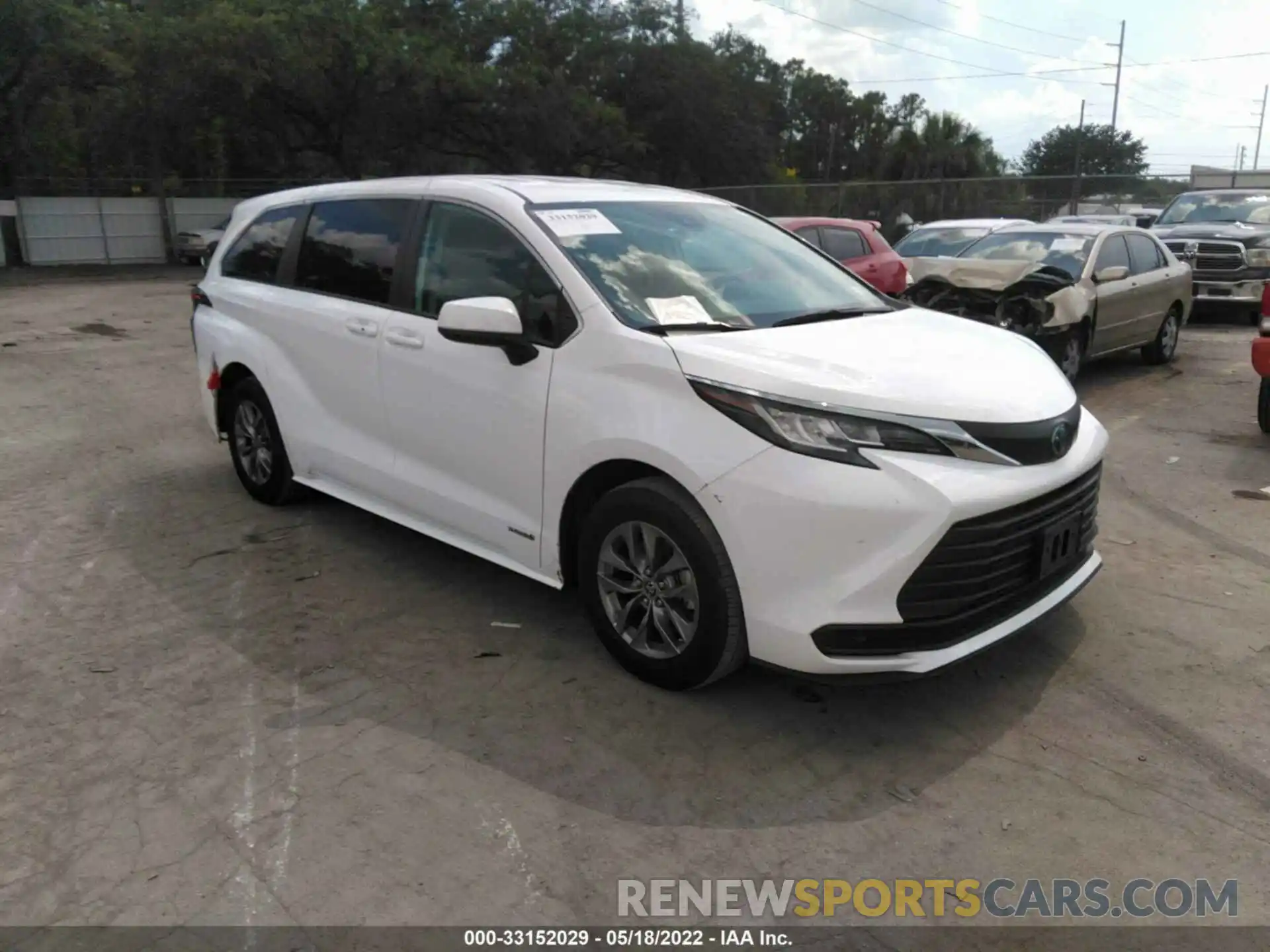 1 Photograph of a damaged car 5TDKRKEC6MS042754 TOYOTA SIENNA 2021