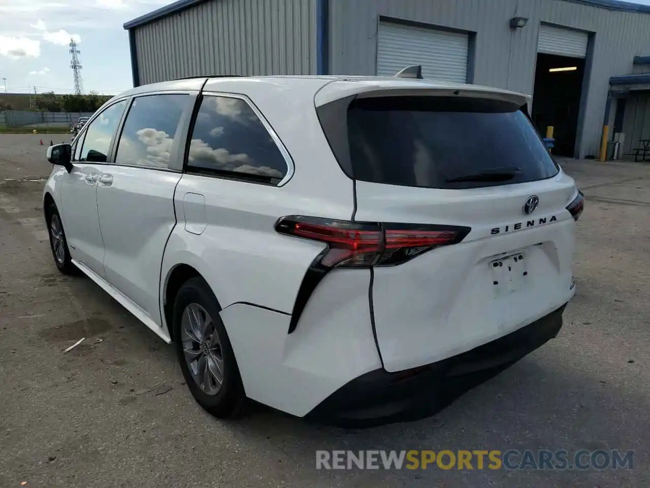 3 Photograph of a damaged car 5TDKRKEC6MS042950 TOYOTA SIENNA 2021