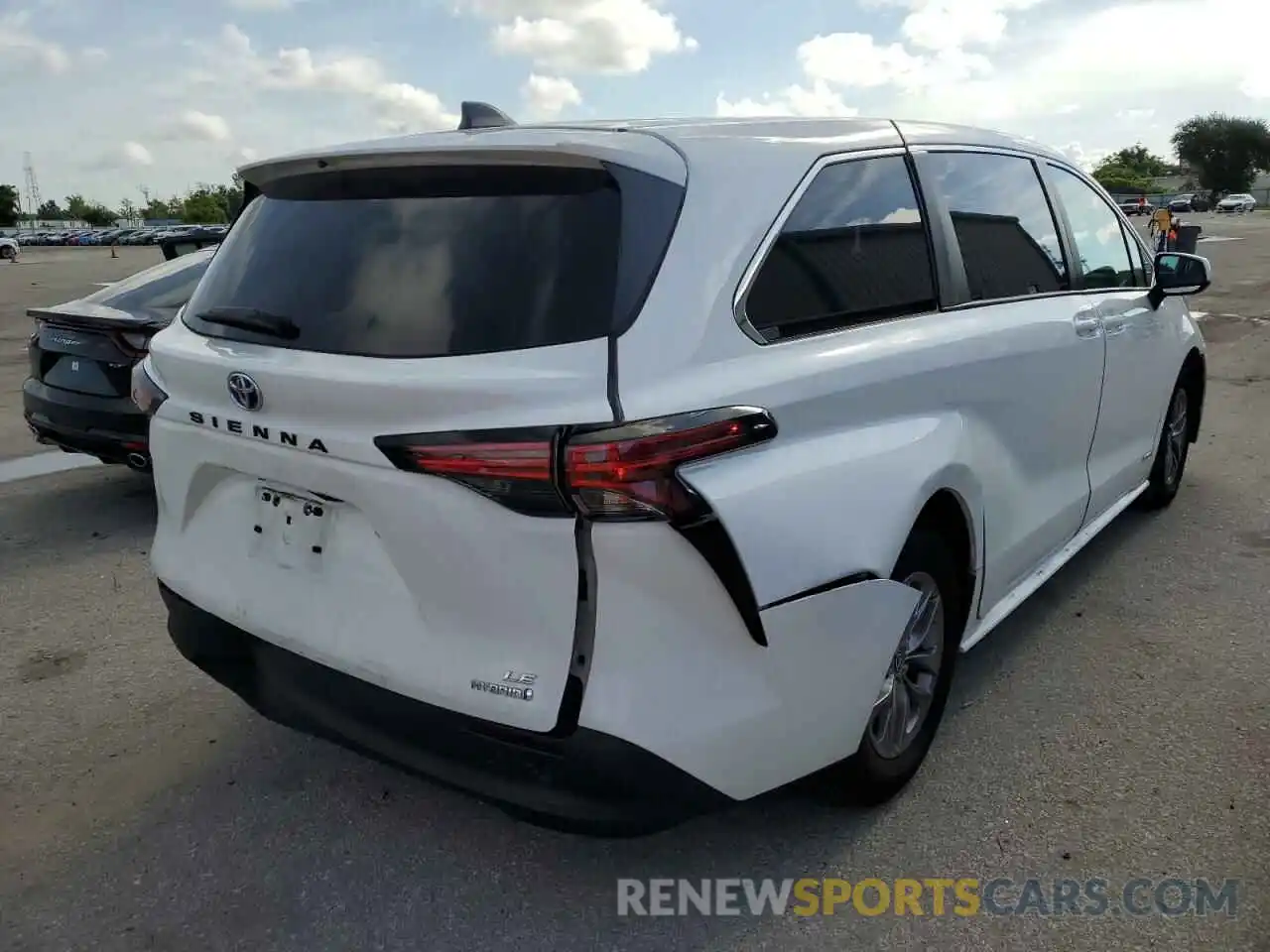 4 Photograph of a damaged car 5TDKRKEC6MS042950 TOYOTA SIENNA 2021