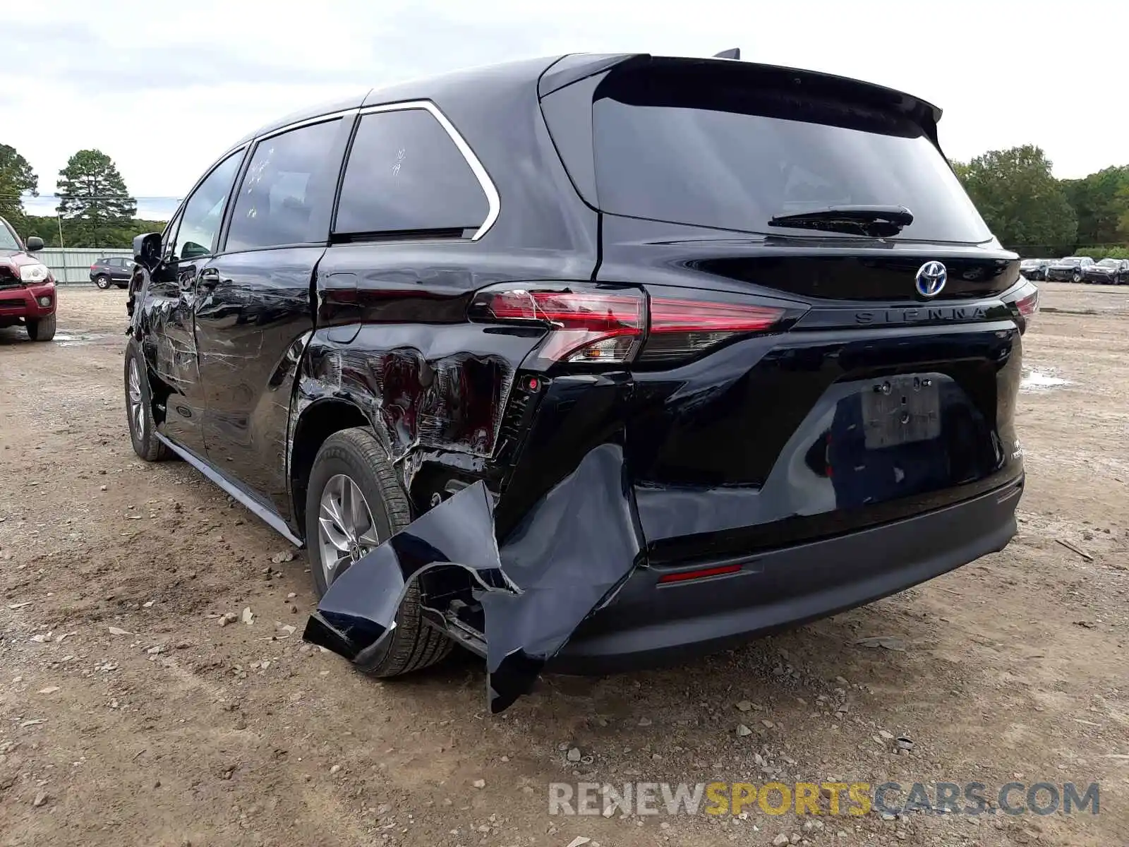 3 Photograph of a damaged car 5TDKRKEC6MS044651 TOYOTA SIENNA 2021