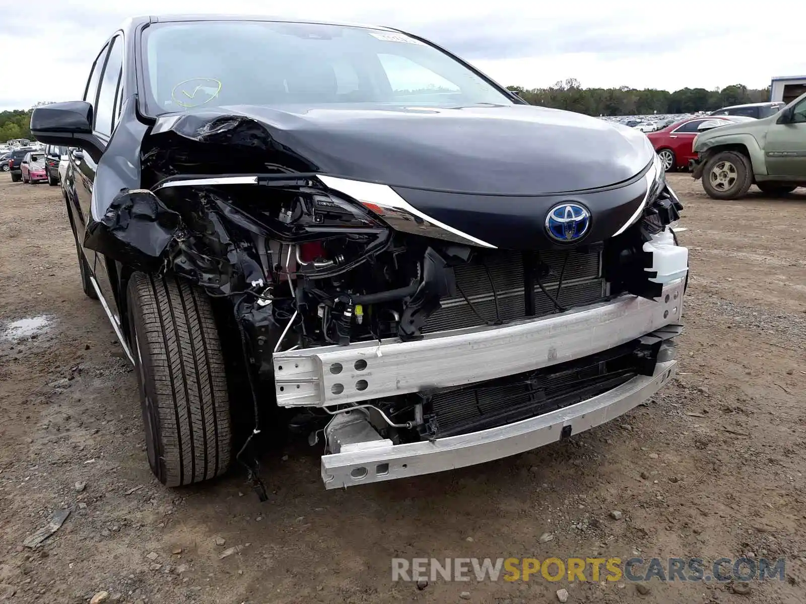 9 Photograph of a damaged car 5TDKRKEC6MS044651 TOYOTA SIENNA 2021