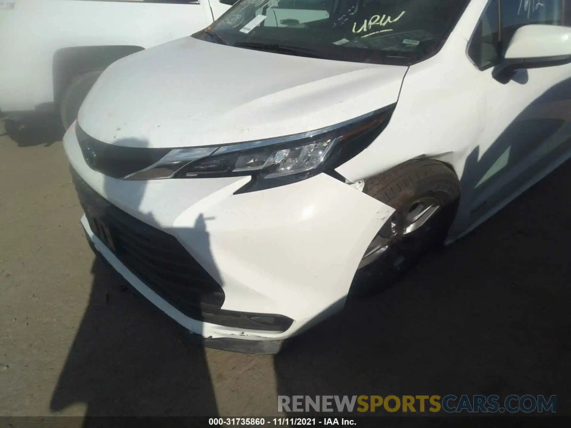 6 Photograph of a damaged car 5TDKRKEC6MS046528 TOYOTA SIENNA 2021