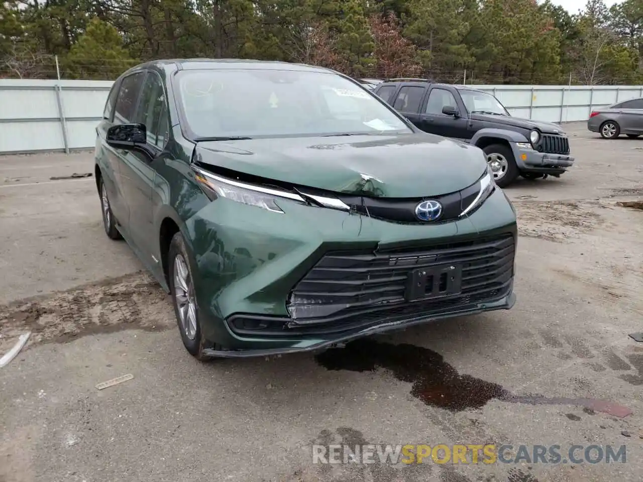 9 Photograph of a damaged car 5TDKRKEC6MS048795 TOYOTA SIENNA 2021