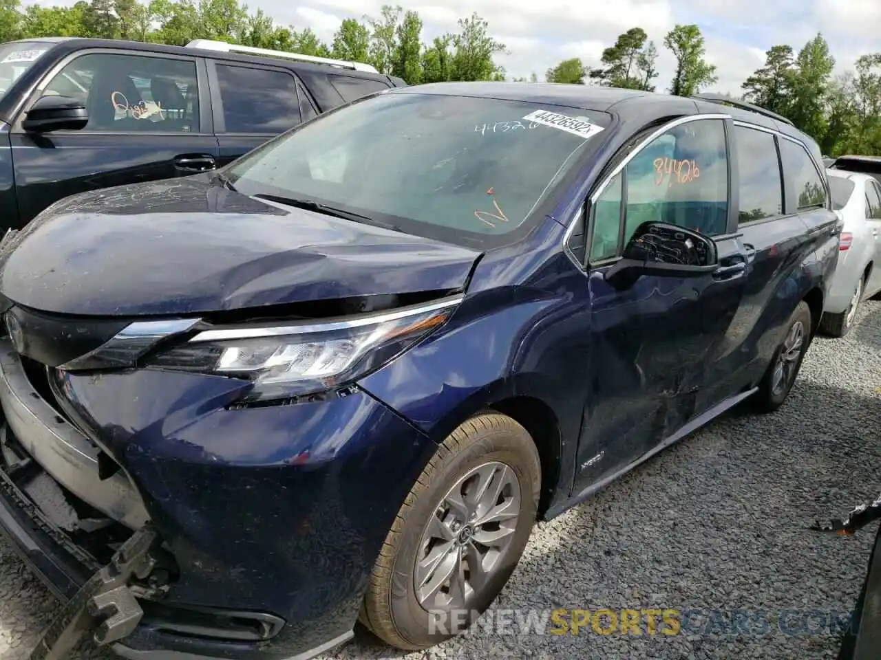 2 Photograph of a damaged car 5TDKRKEC6MS051650 TOYOTA SIENNA 2021