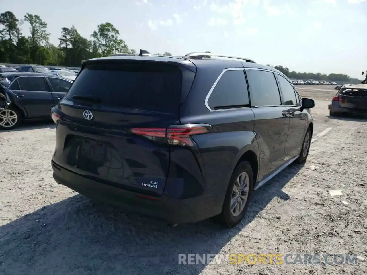 4 Photograph of a damaged car 5TDKRKEC6MS051650 TOYOTA SIENNA 2021