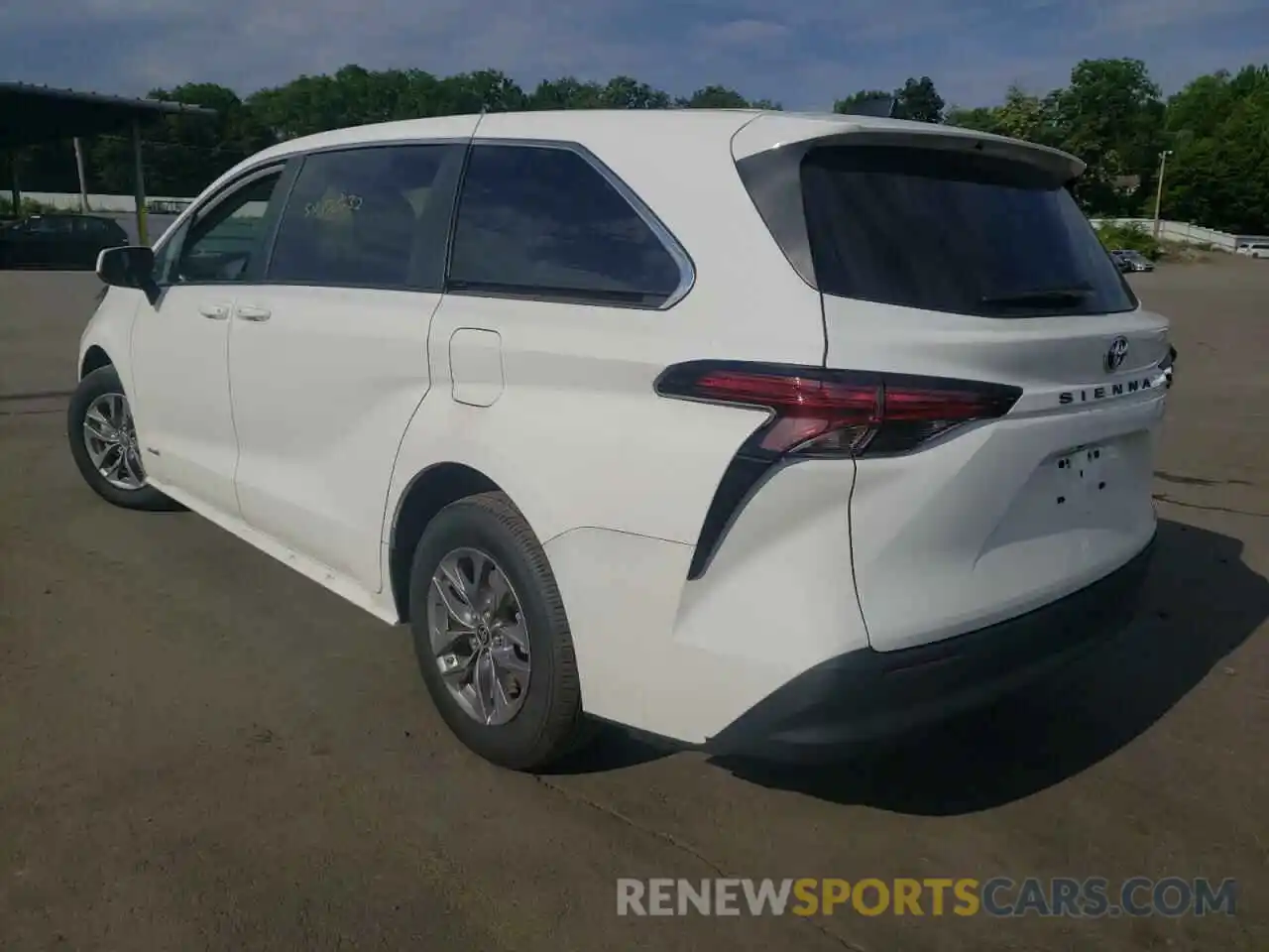 3 Photograph of a damaged car 5TDKRKEC6MS065872 TOYOTA SIENNA 2021