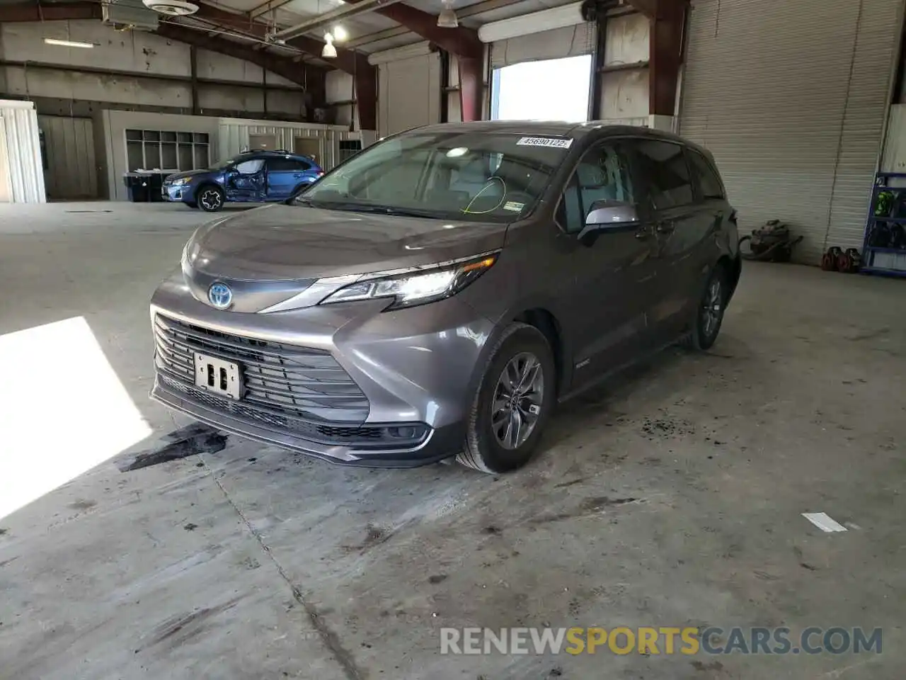 2 Photograph of a damaged car 5TDKRKEC6MS067475 TOYOTA SIENNA 2021