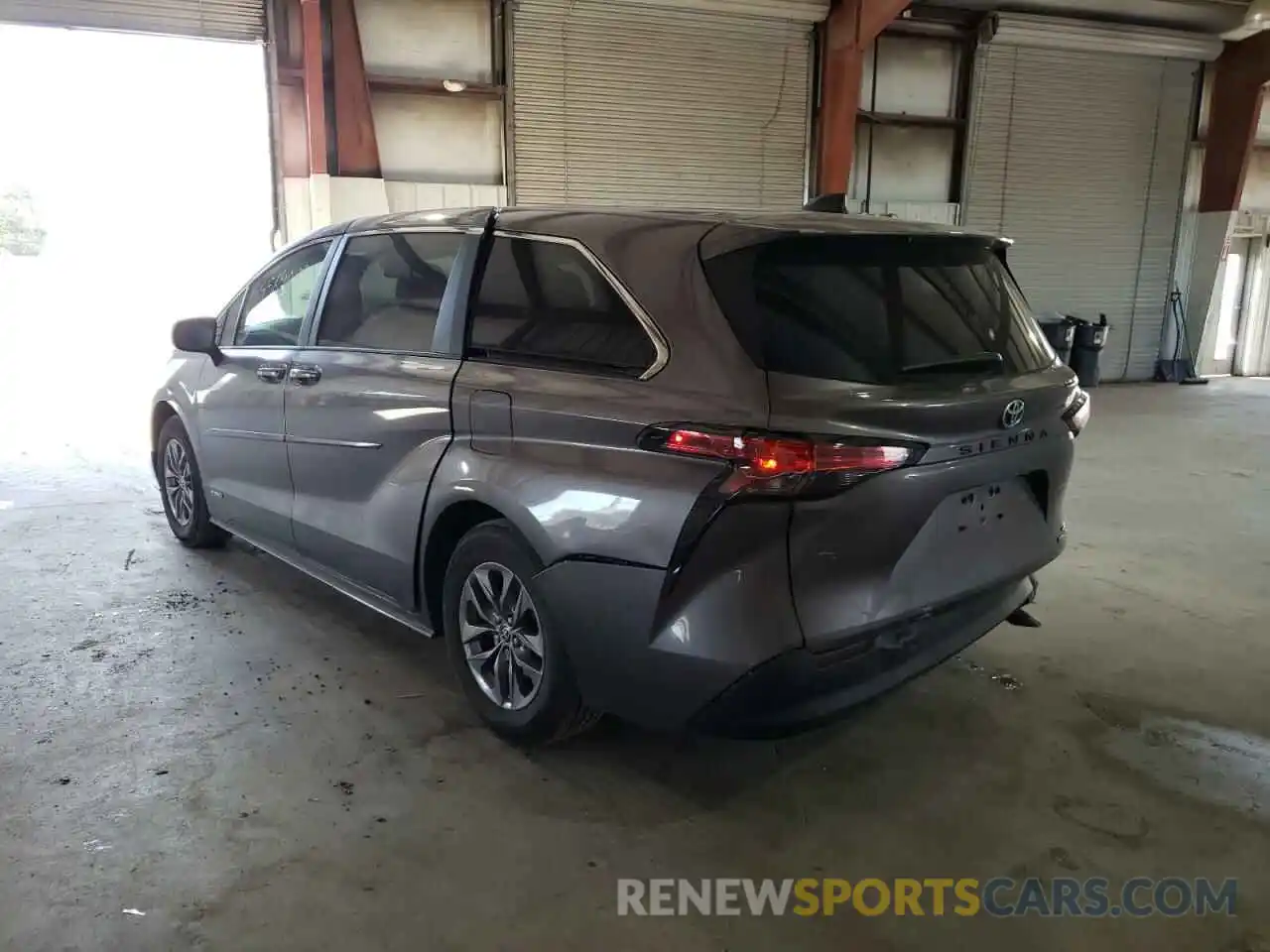 3 Photograph of a damaged car 5TDKRKEC6MS067475 TOYOTA SIENNA 2021