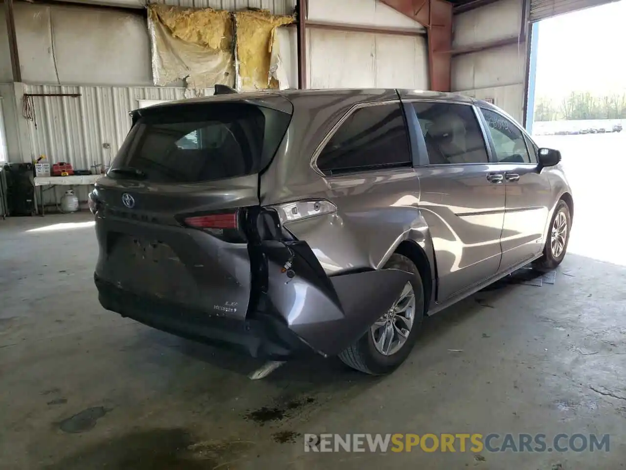 4 Photograph of a damaged car 5TDKRKEC6MS067475 TOYOTA SIENNA 2021