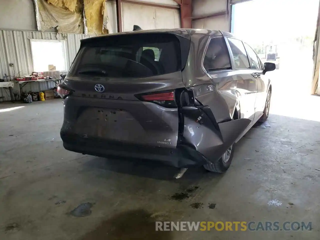 9 Photograph of a damaged car 5TDKRKEC6MS067475 TOYOTA SIENNA 2021