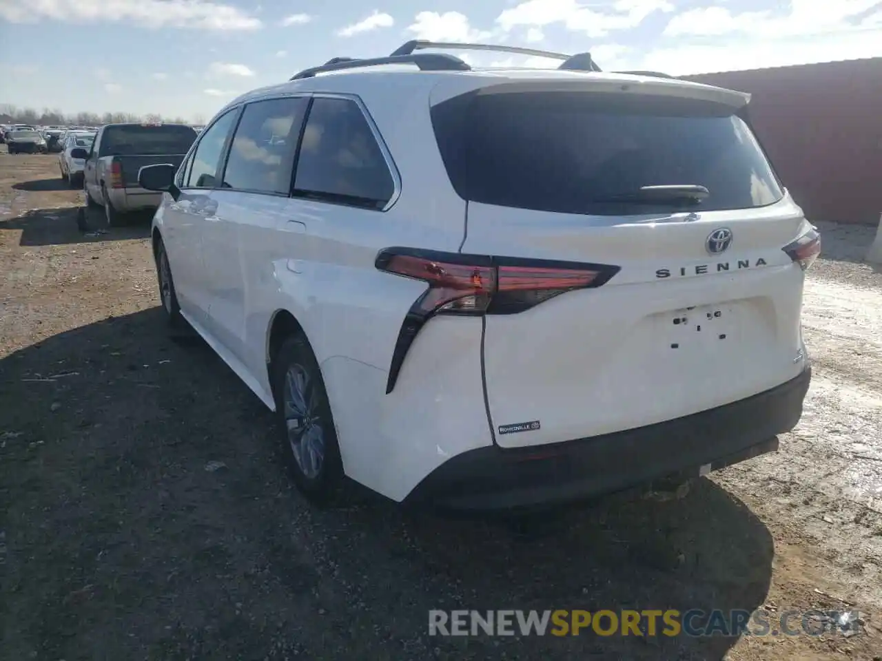 3 Photograph of a damaged car 5TDKRKEC6MS072918 TOYOTA SIENNA 2021