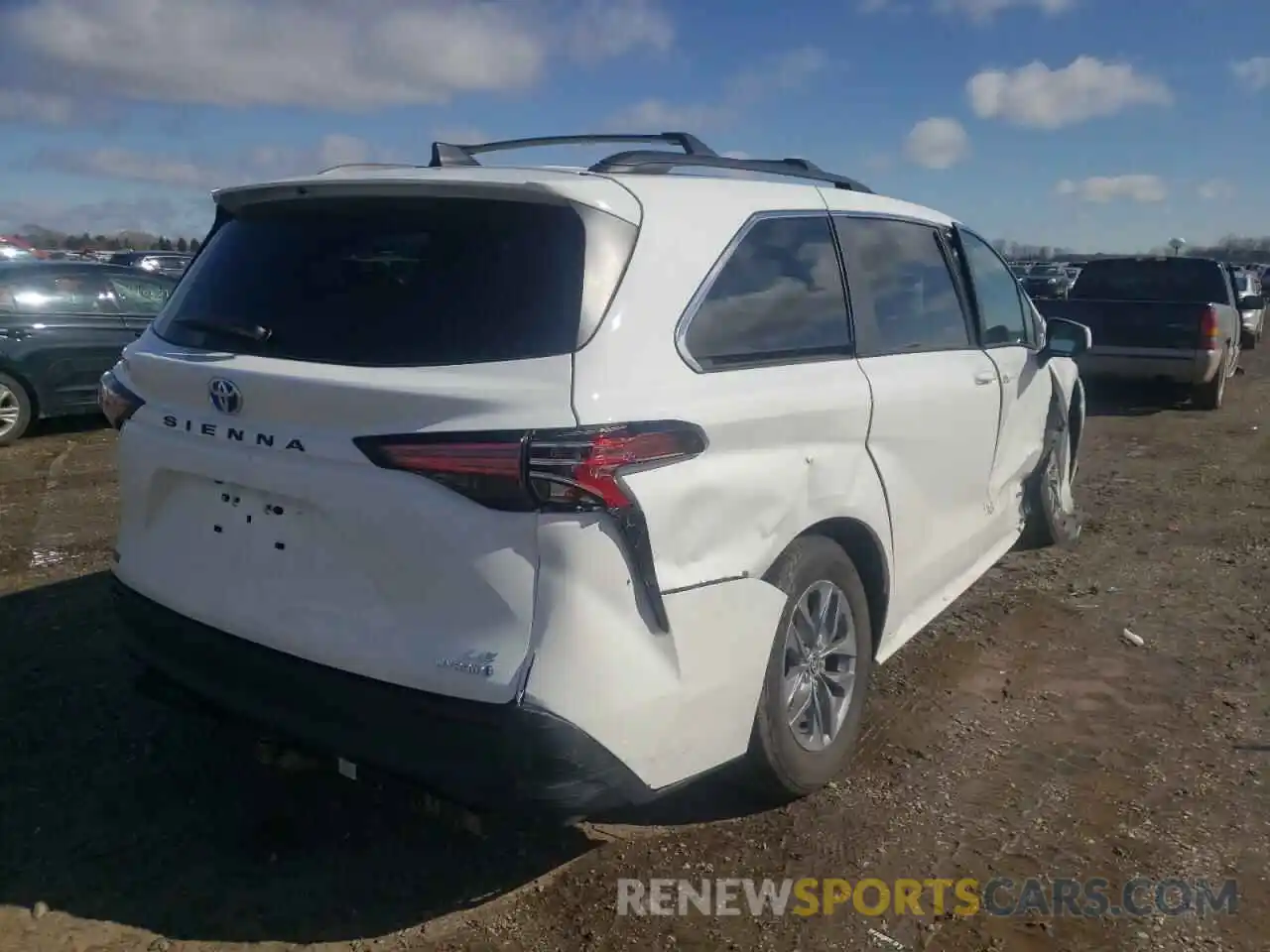 4 Photograph of a damaged car 5TDKRKEC6MS072918 TOYOTA SIENNA 2021