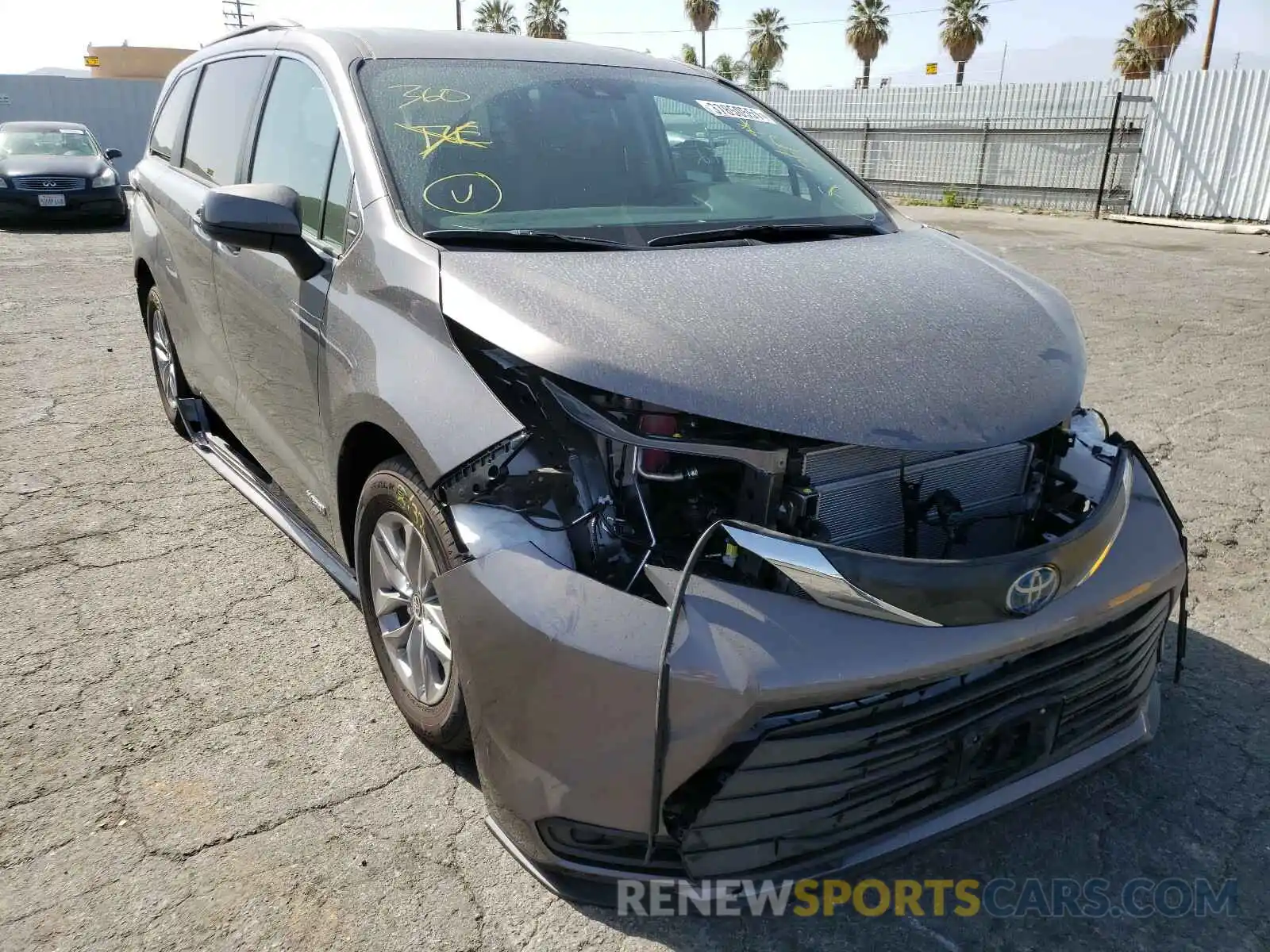 1 Photograph of a damaged car 5TDKRKEC7MS011111 TOYOTA SIENNA 2021