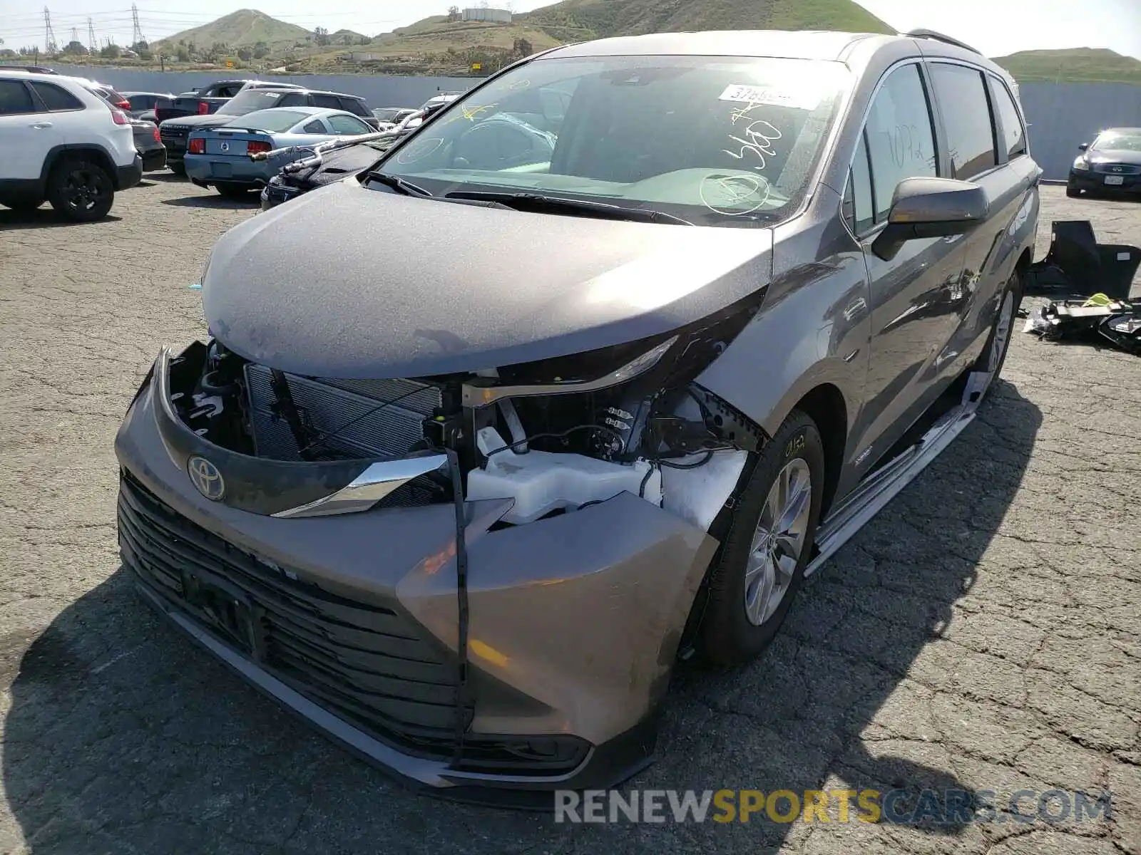 2 Photograph of a damaged car 5TDKRKEC7MS011111 TOYOTA SIENNA 2021