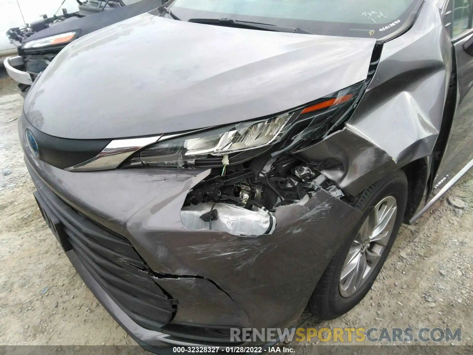 6 Photograph of a damaged car 5TDKRKEC7MS016728 TOYOTA SIENNA 2021