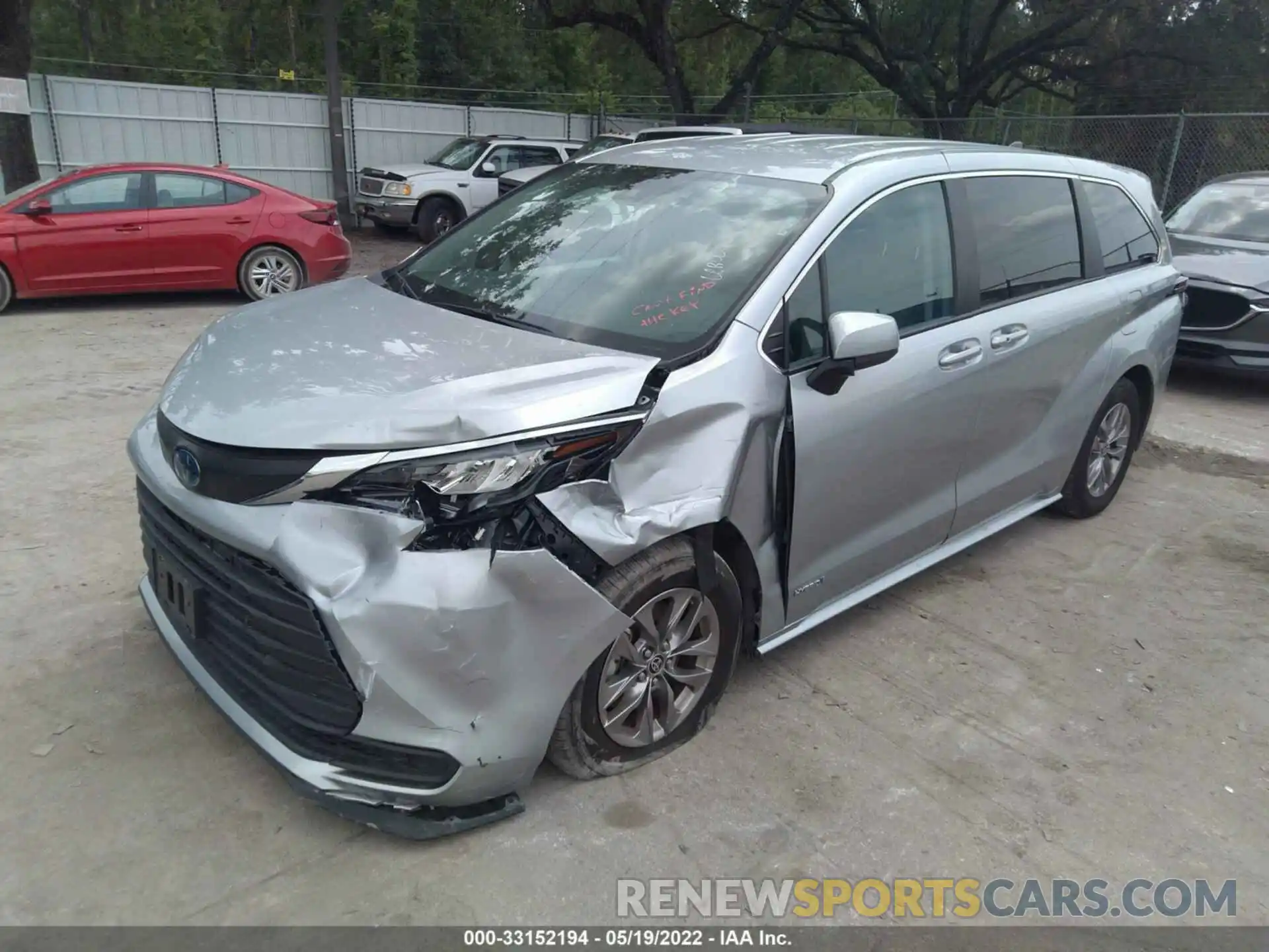 2 Photograph of a damaged car 5TDKRKEC7MS017491 TOYOTA SIENNA 2021