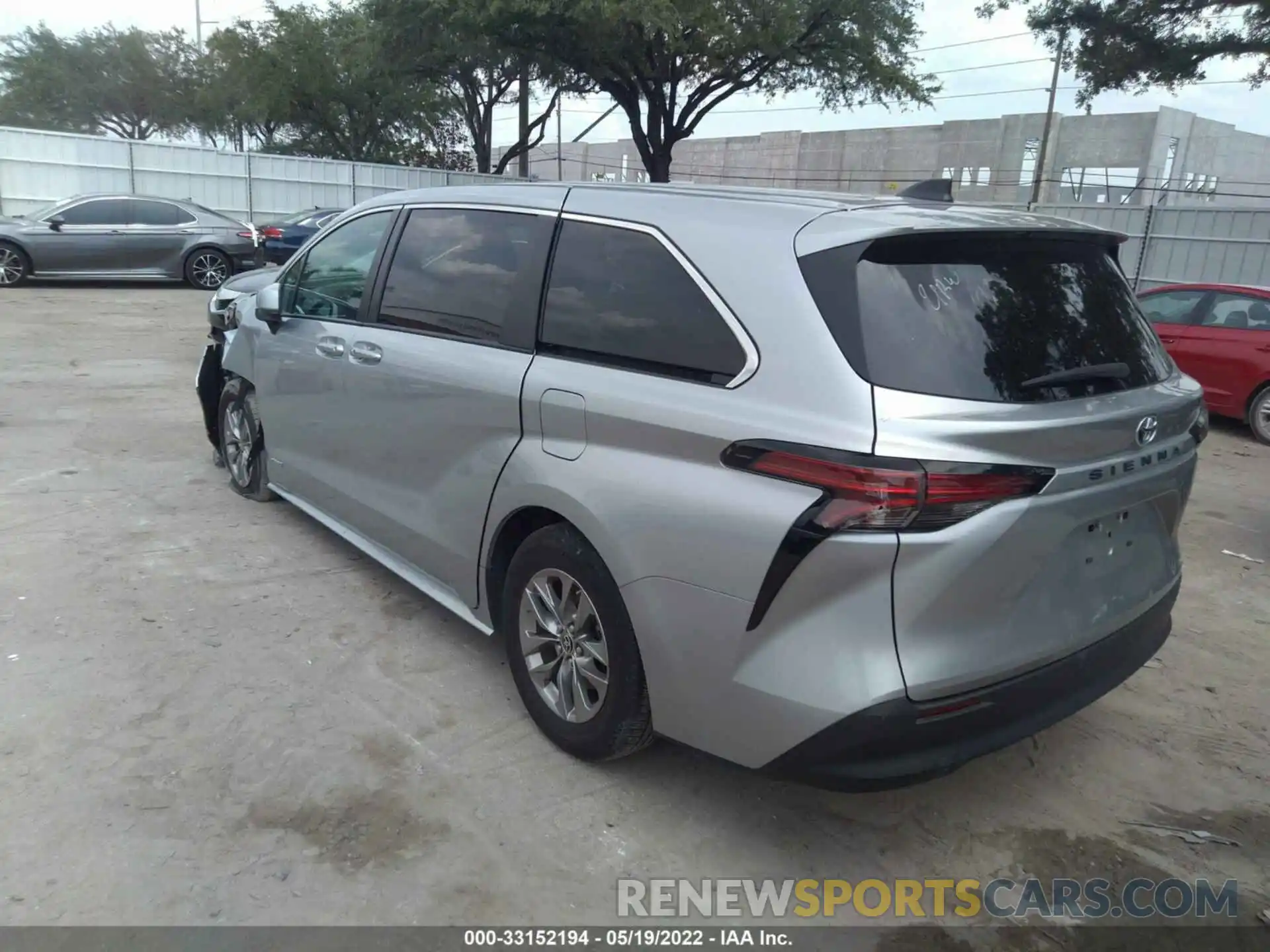 3 Photograph of a damaged car 5TDKRKEC7MS017491 TOYOTA SIENNA 2021