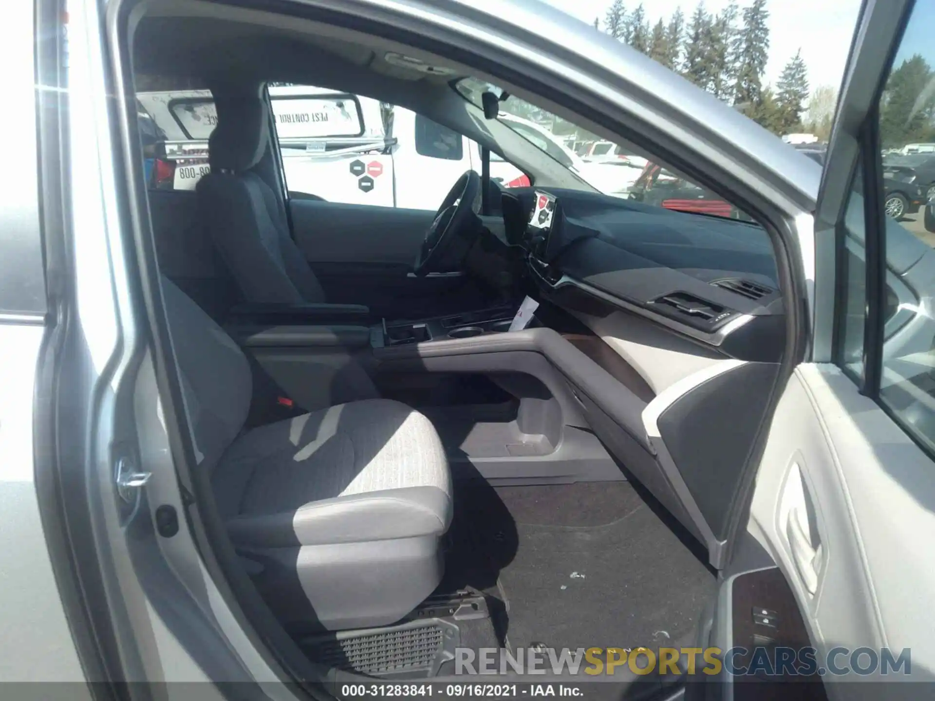 5 Photograph of a damaged car 5TDKRKEC7MS018236 TOYOTA SIENNA 2021