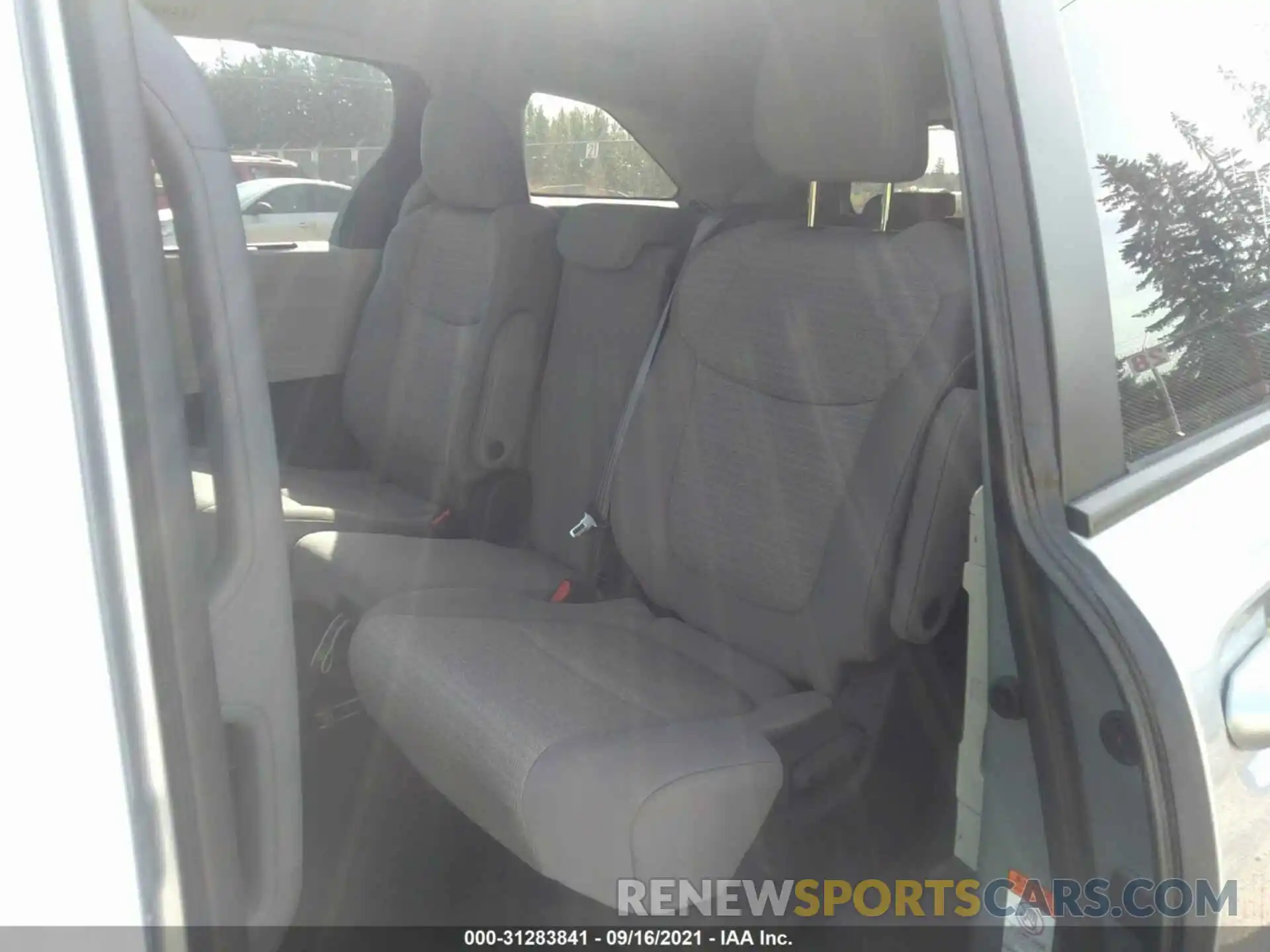 8 Фотография поврежденного автомобиля 5TDKRKEC7MS018236 TOYOTA SIENNA 2021