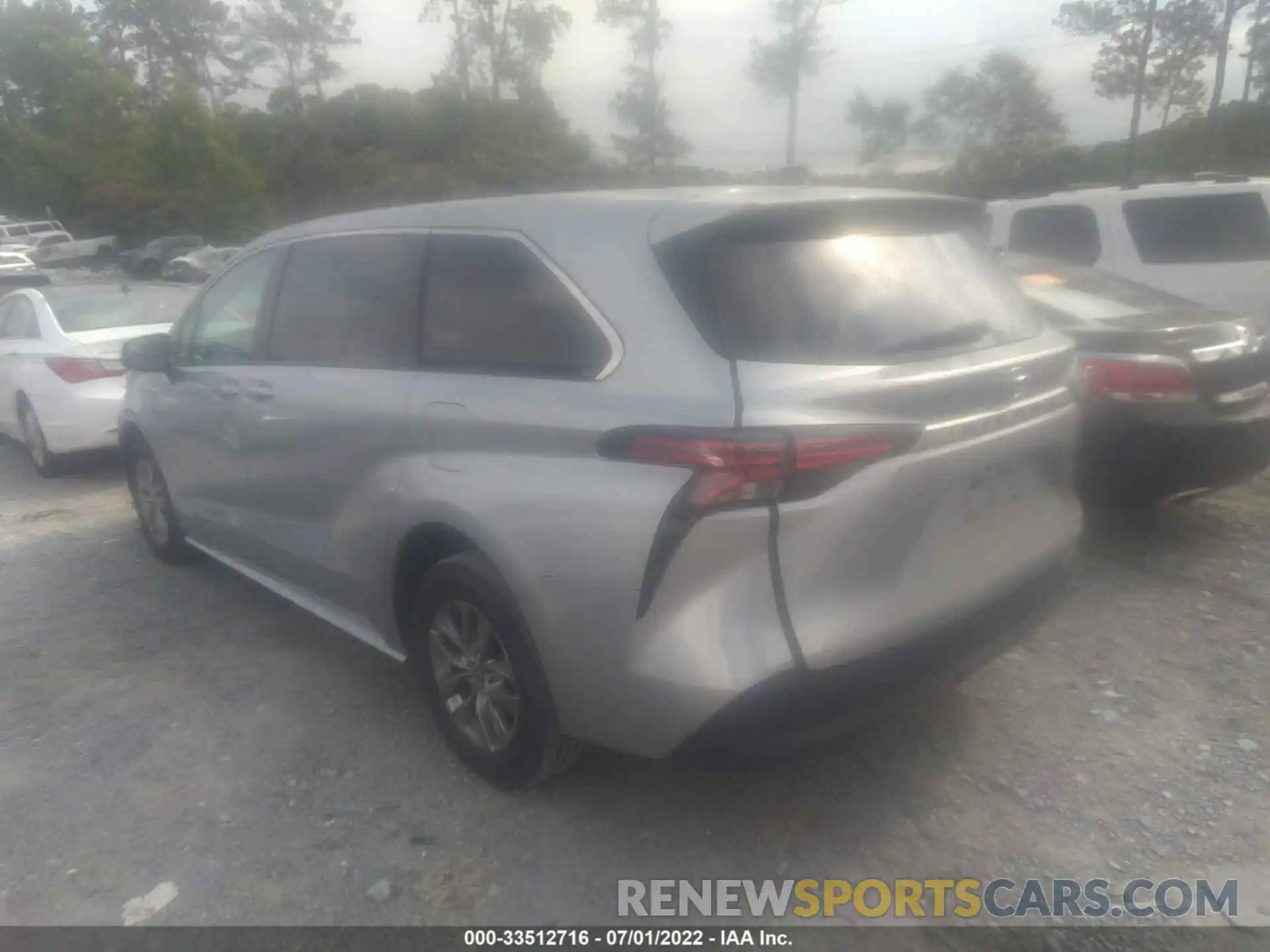 3 Photograph of a damaged car 5TDKRKEC7MS018575 TOYOTA SIENNA 2021